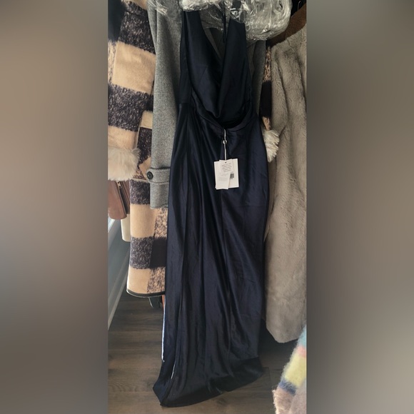 Sophisticated Backless Navy Dress - Picture 6 of 10